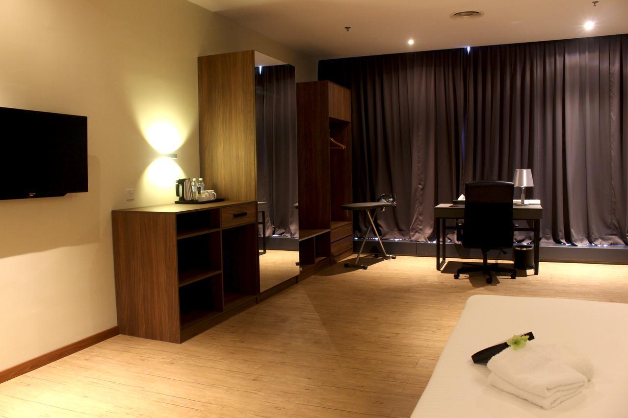 อิมพีเรียล รีเจนซี สวีท แอนด์ โฮเทล เปตาลิง จายา กัวลาลัมเปอร์ Hotel ภายนอก รูปภาพ